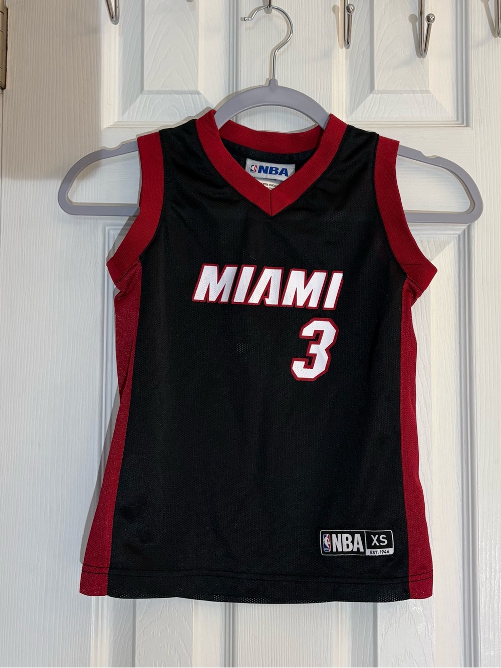 Adidas NBA Miami Heat Dwyane Wade #3 Basketball Jersey Black Youth Size XS.